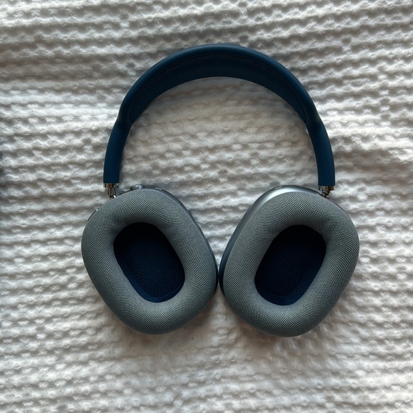 Apple Airpods Max - Sky Blue - Picture 2 of 3